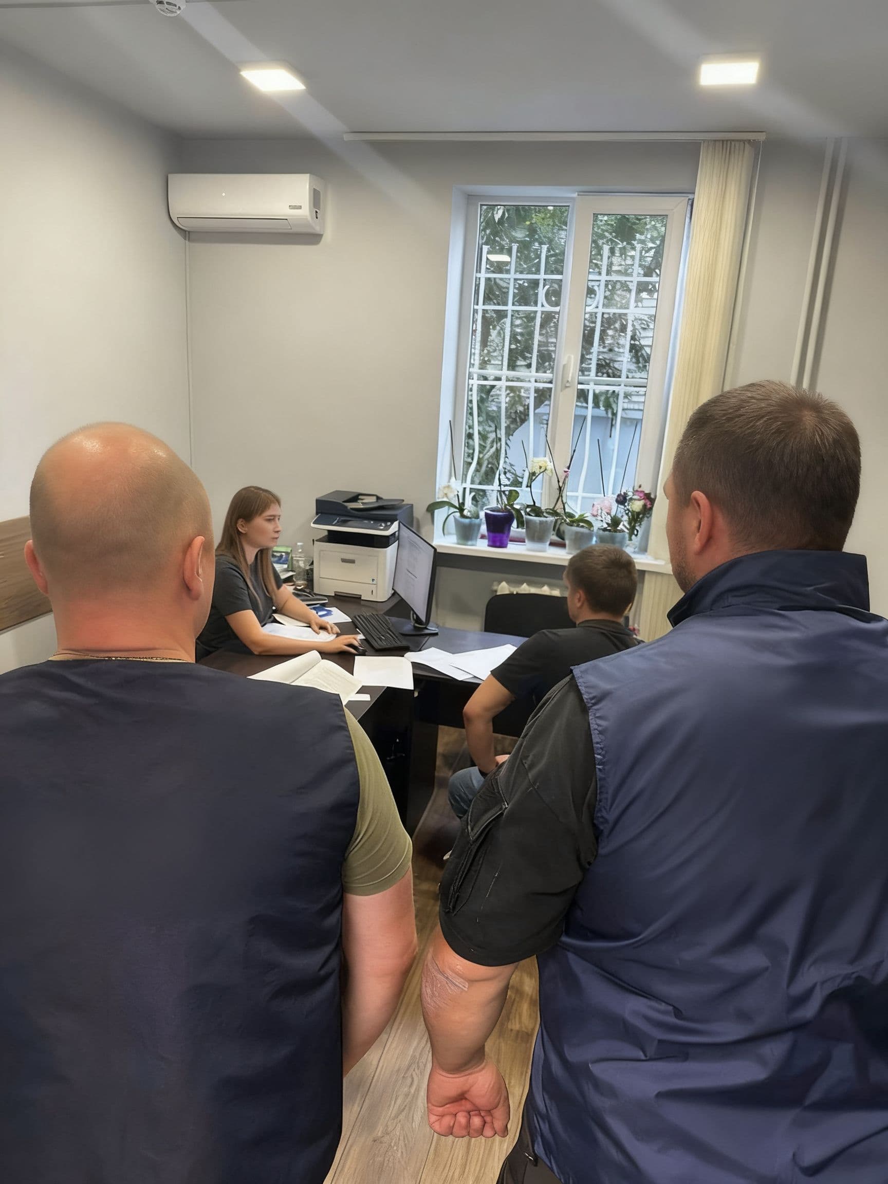 Закарпаття: Працівники СБУ підозрюються у переправленні чоловіків через кордон