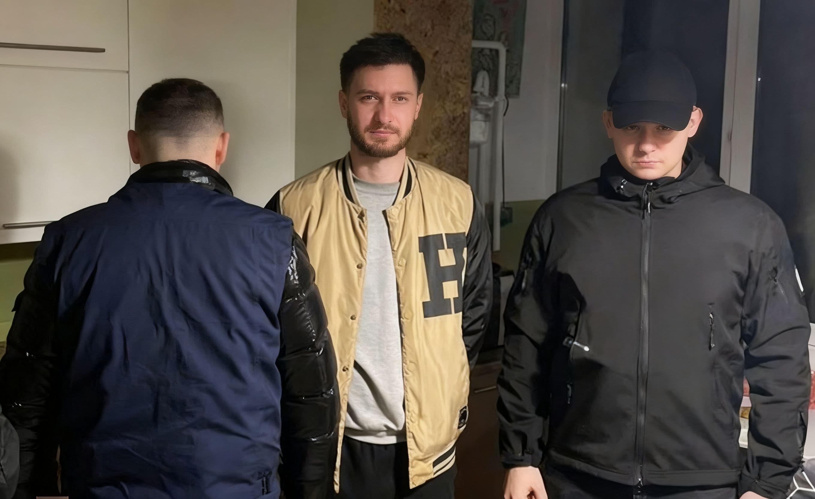 Київ: Пастора викрили в переправленні військовозобов’язаних через кордон