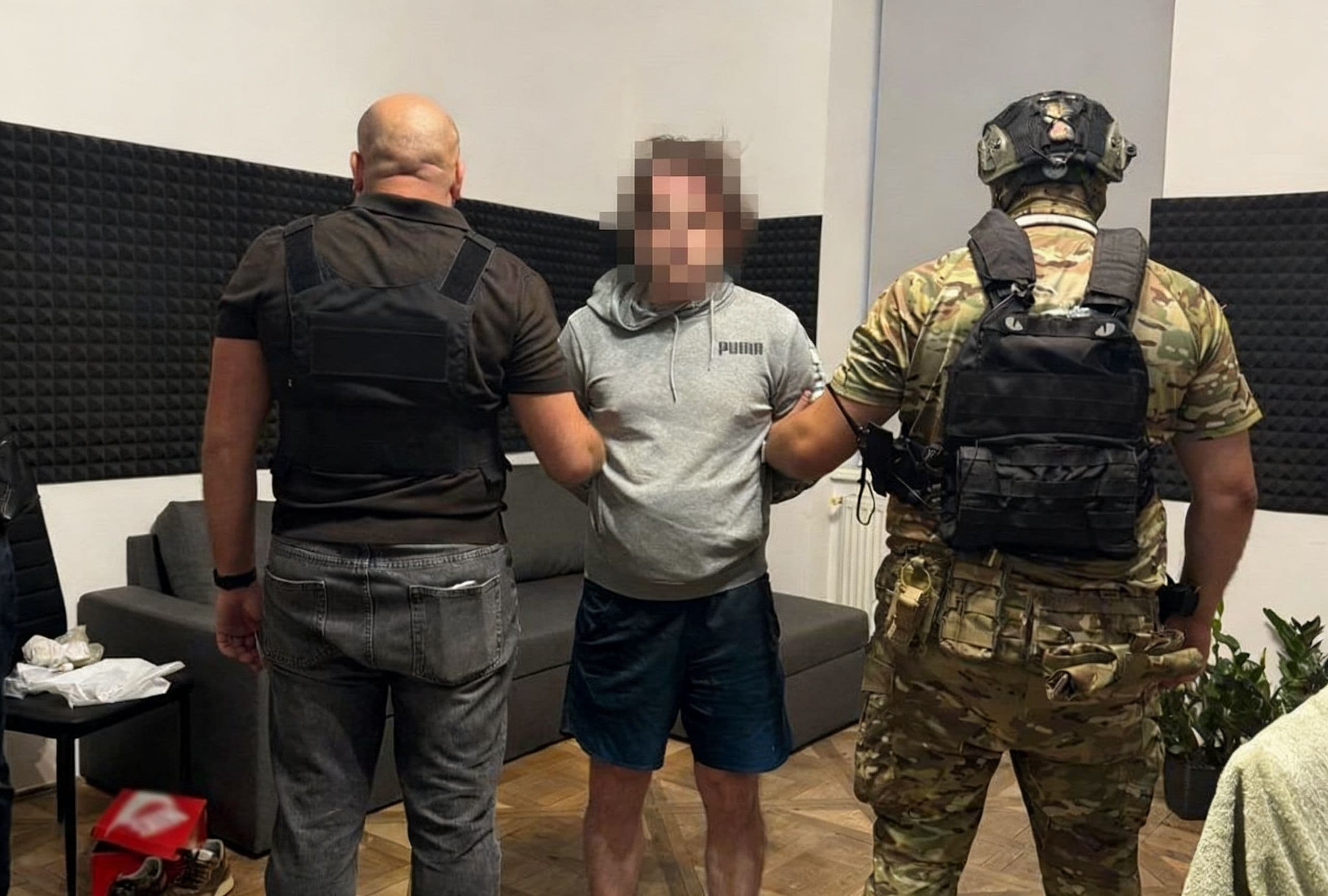 Львів: Поліцейські затримали двох псевдоріелторів