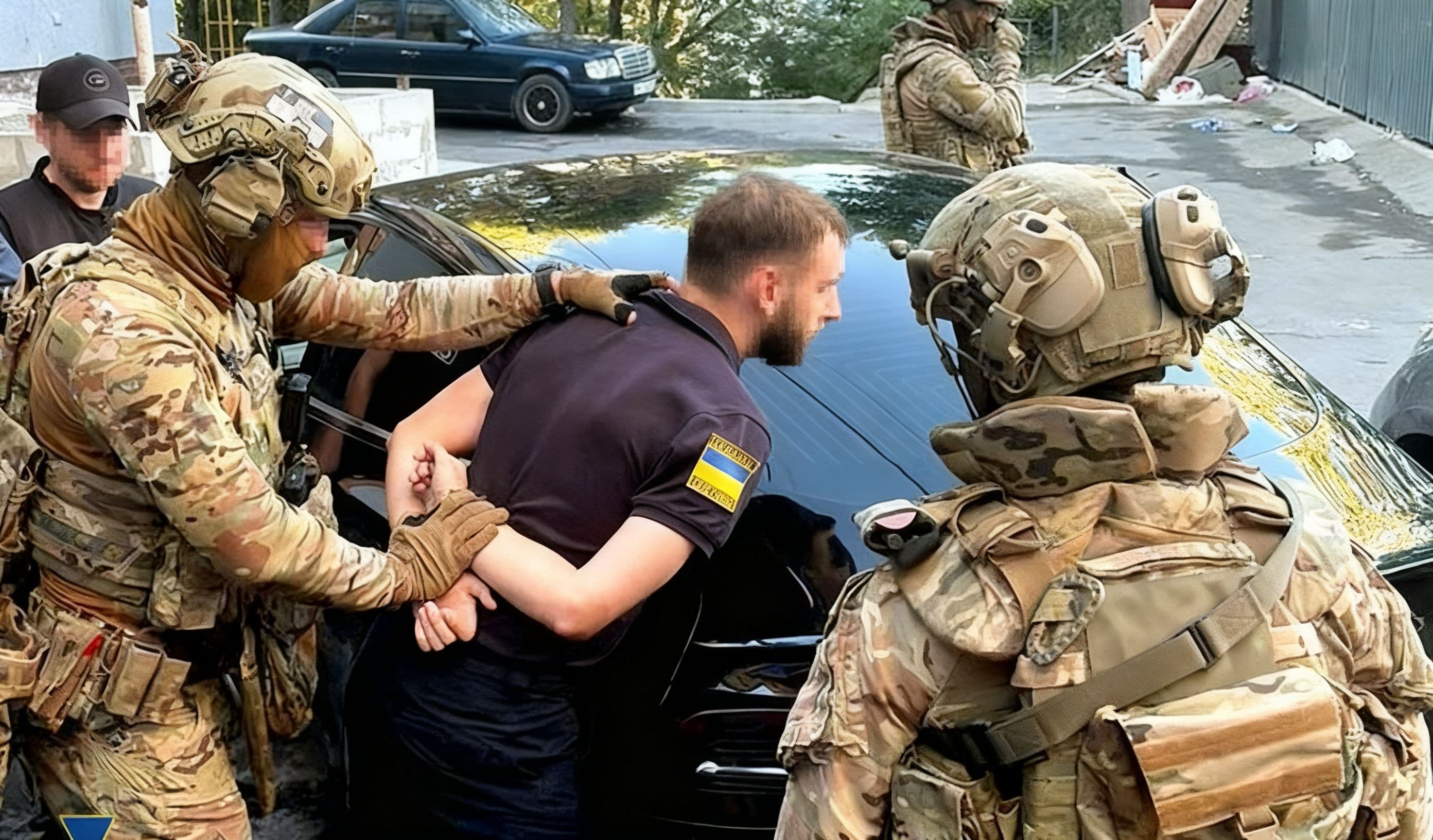 Тернопіль: затримання митника за схеми допомоги ухилянтам